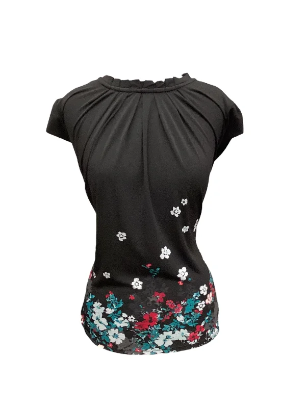 Top Short Sleeve By Elle In Black, Size: M