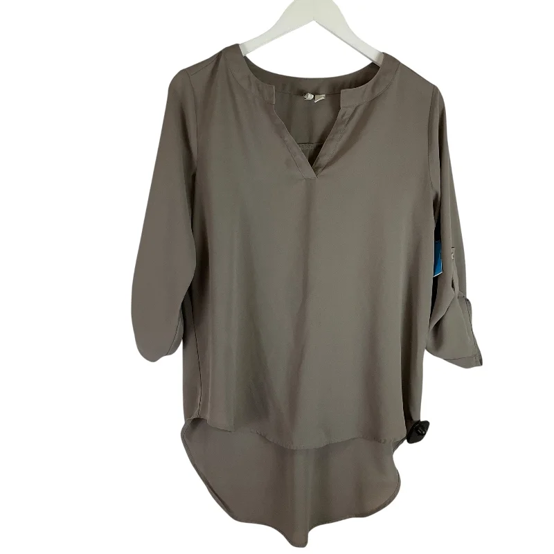 Top Long Sleeve By Cato In Grey, Size: S